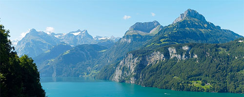 Sommets alpins vus de Lucerne, berceau des Hunkeler Innovation Days
