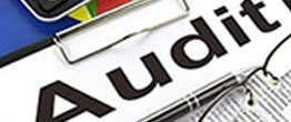 Mot Audit écrit sur un classeur